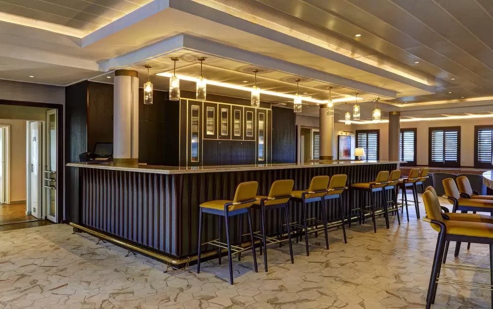 Windstar, Wind Surf, Lounge 2.jpg